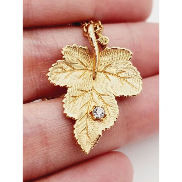 Vintage Avon Etched Leaf Faceted Clear Rhinestone Gold Tone Necklace 15" EVC - Picture 8 of 10